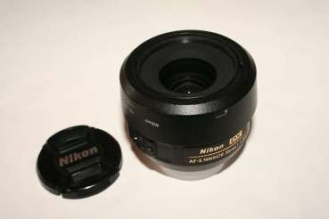 Nikon 2183 AF-S DX Nikkor 35mm 1:1,8G Objektiv (52mm Filtergewinde)