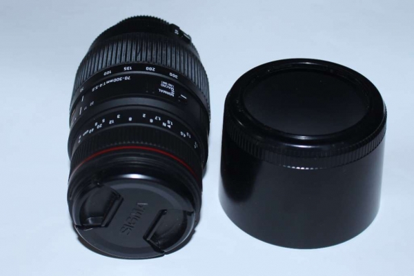 Sigma 70-300mm 4-5,6 DG Mc APO Objektiv für Nikon