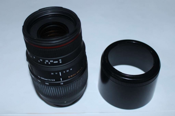 Sigma 70-300mm 4-5,6 DG Mc APO Objektiv für Nikon
